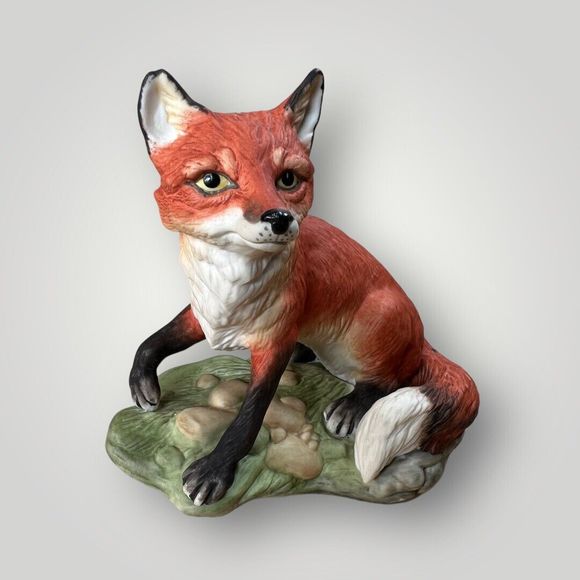 Boehm Porcelain Fox Sculpture 40108 Alert Position On A Rocky Base 5” x 5”